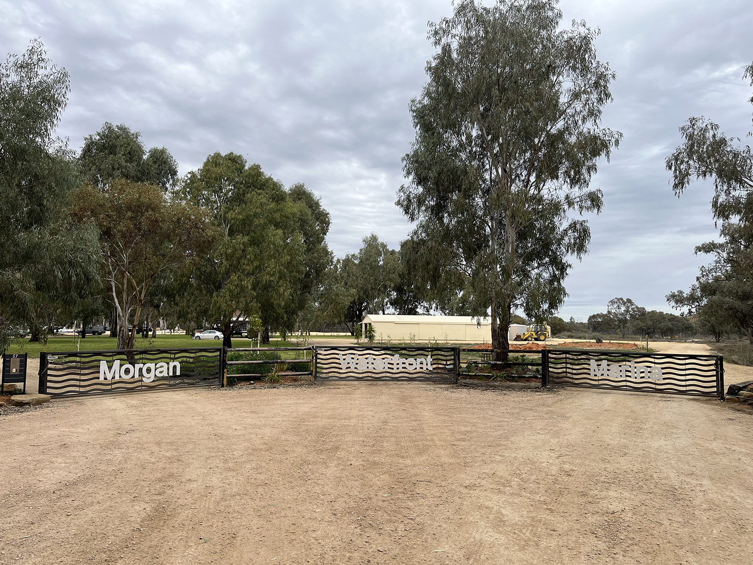 morgan-waterfront-marina-sa-kodar-houseboat-hire-river-murray-south-australia